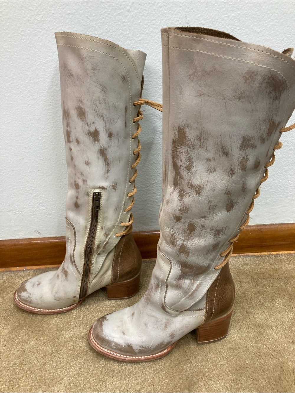Freebird by Steven Cosmo Boots Distressed White Size 8 - Picture 3 of 9